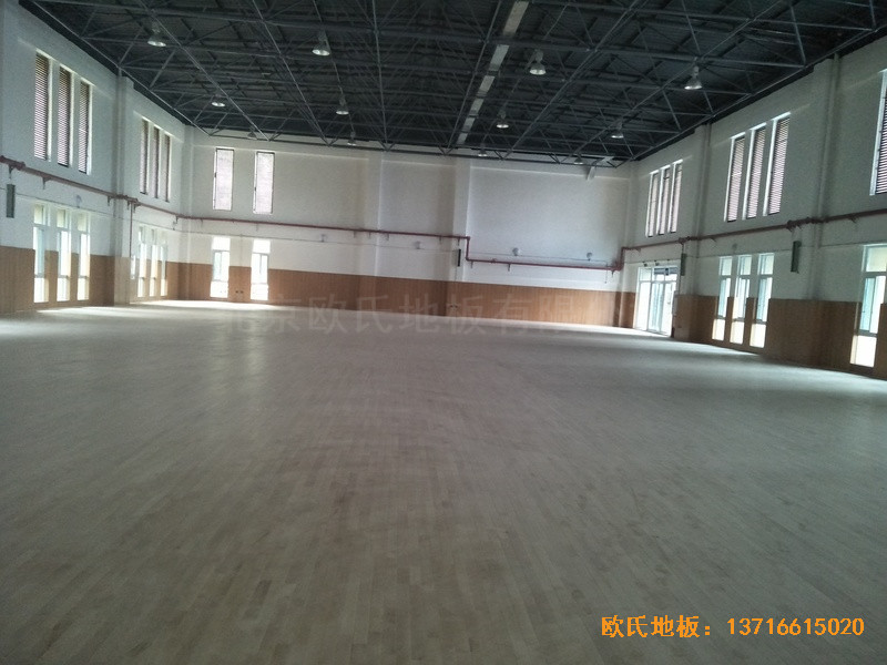 西南大學(xué)華南城小學(xué)運(yùn)動(dòng)館體育地板鋪裝案例4