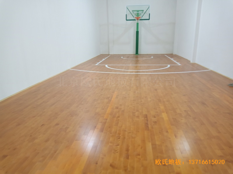西城區(qū)黃寺大街24號(hào)院籃球館運(yùn)動(dòng)地板鋪裝案例4