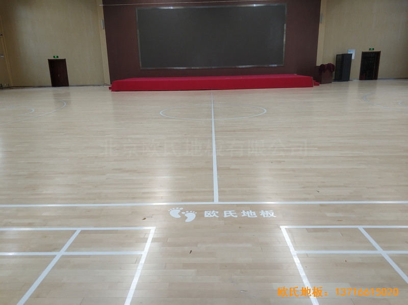 鄭州四中體育館運(yùn)動(dòng)地板鋪設(shè)案例3