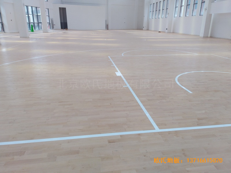 重慶重光小學(xué)籃球館運動木地板安裝案例0