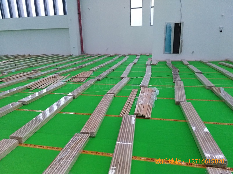 重慶重光小學(xué)籃球館運動木地板安裝案例2