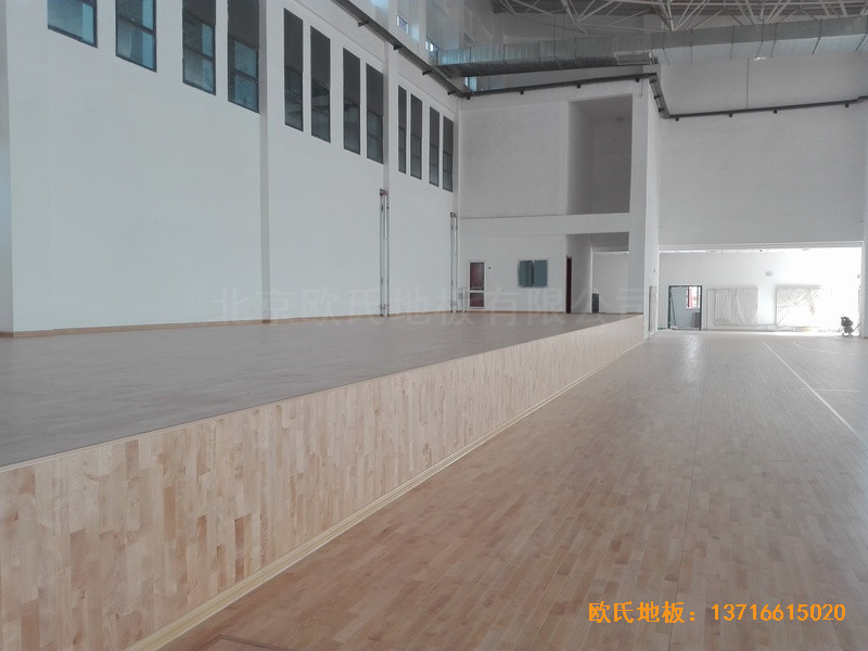 銀川北塔中學(xué)籃球館體育地板鋪設(shè)案例3