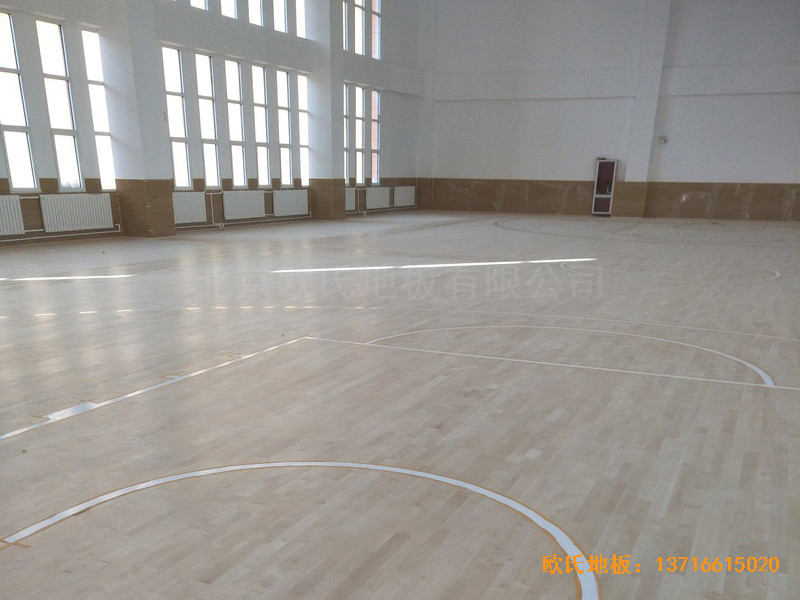 銀川第二十九中學(xué)籃球館體育木地板鋪設(shè)案例5