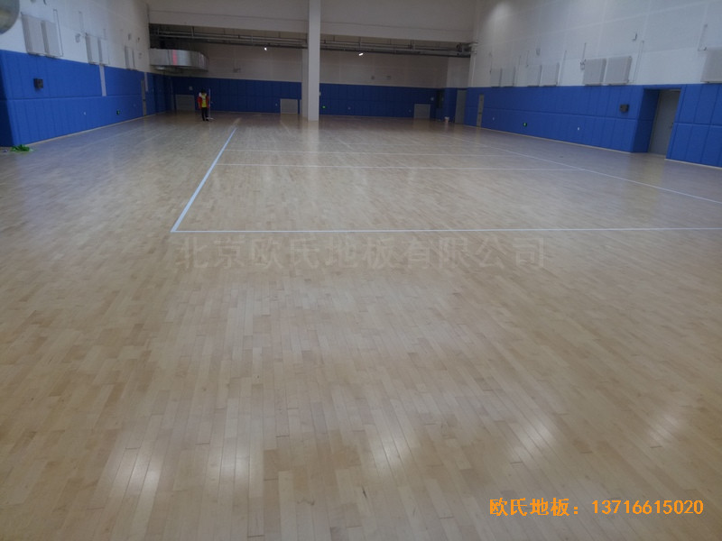 長春十一高中北湖學(xué)校體育館運動地板鋪設(shè)案例4