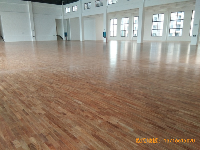 長沙開福區(qū)福鑫苑幼兒園運(yùn)動(dòng)館體育木地板鋪裝案例4