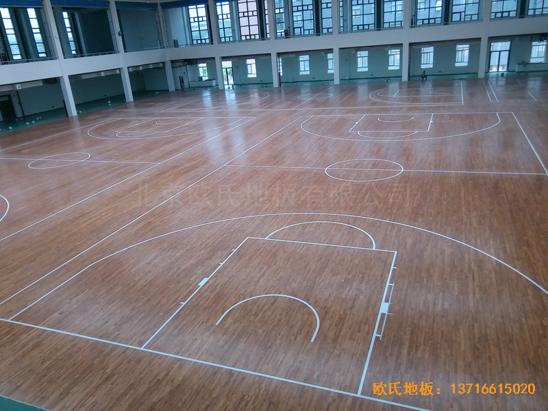 陜西安康職業(yè)技術(shù)學院籃球館運動木地板施工案例5
