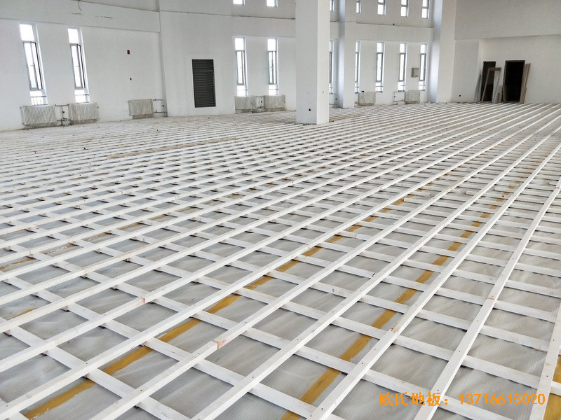 北京房山長陽小學(xué)訓(xùn)練館體育木地板施工案例0
