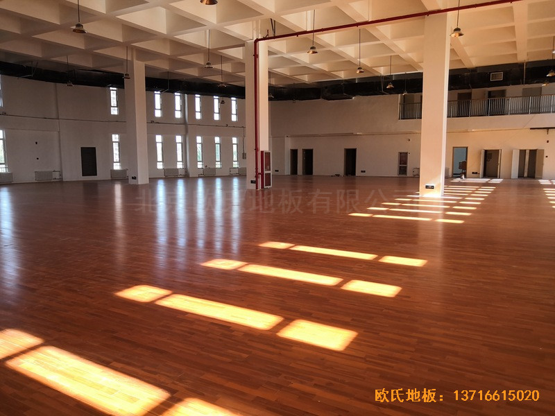 北京房山長陽小學(xué)訓(xùn)練館體育木地板施工案例2