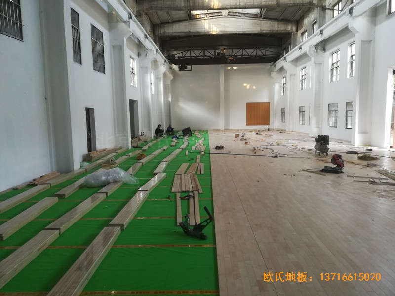 南昌赤練排球館運(yùn)動(dòng)木地板施工案例3