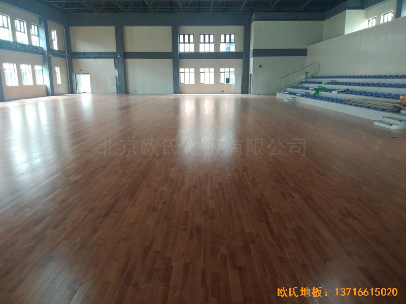 四川成都怡馨家園中學(xué)運動館體育木地板施工案例3