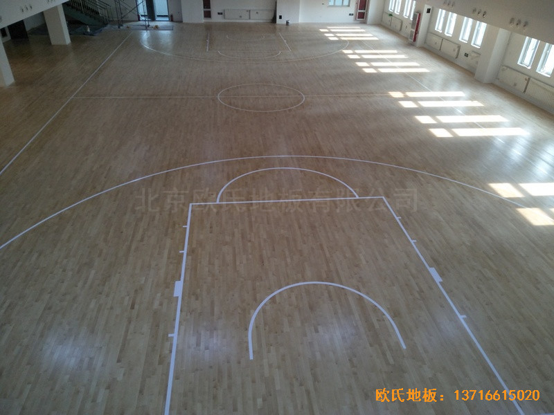 天津一號路四十八中籃球館運動木地板安裝案例0