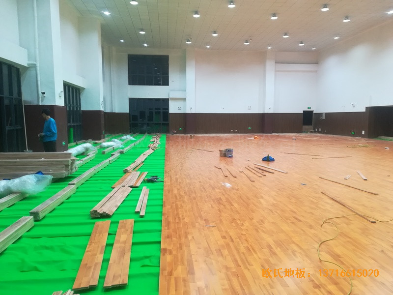 安徽懷寧籃球館運動木地板鋪設(shè)案例2
