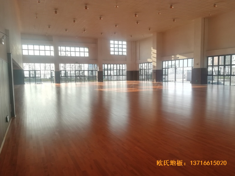 安徽懷寧籃球館運動木地板鋪設(shè)案例4