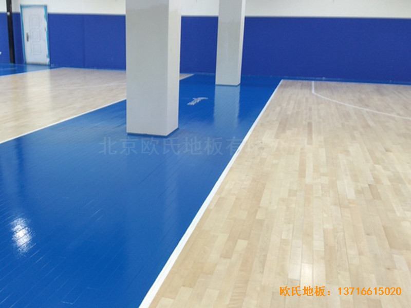 上海虹梅南路2599鑫空藍(lán)球館體育木地板鋪設(shè)案例3