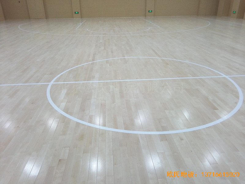 山東濟南歷下區(qū)燕山學?；@球館運動地板鋪設(shè)案例4