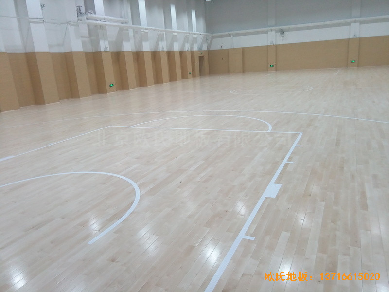 山東濟南歷下區(qū)燕山學?；@球館運動地板鋪設(shè)案例5