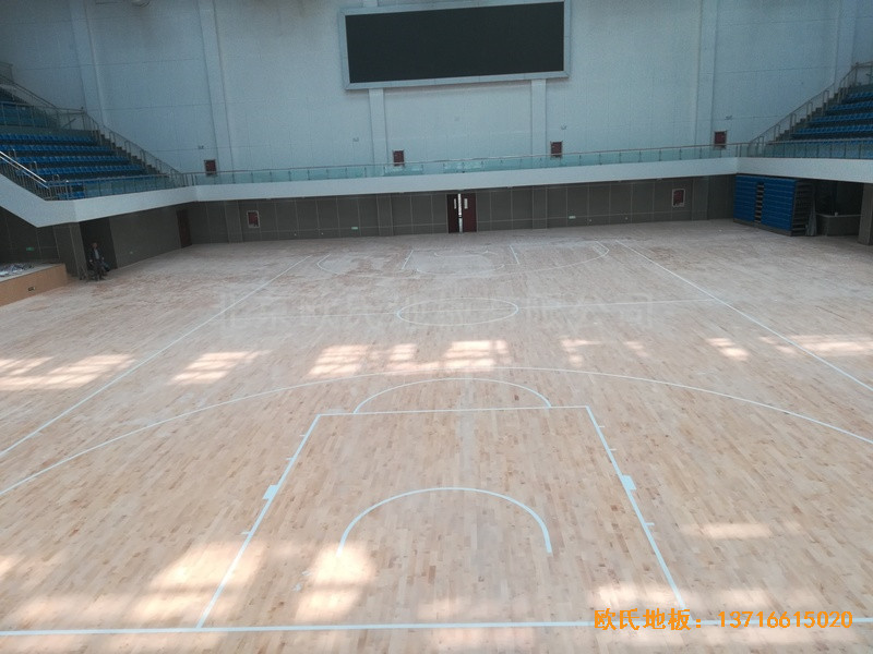 山東濟南長清山東管理學院籃球館運動木地板施工案例5