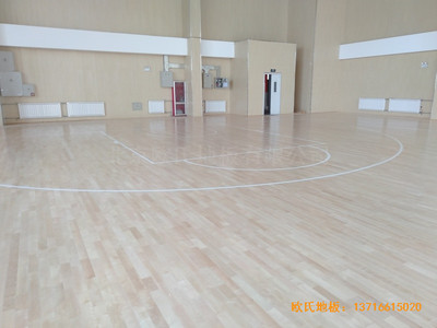 山東濟(jì)南雪山小學(xué)籃球館體育地板施工案例