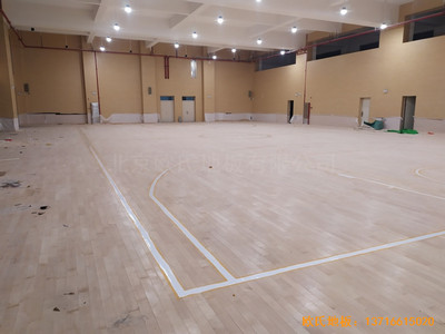 廣州黃埔區(qū)萬(wàn)樾山小學(xué)籃球館體育地板鋪裝案例