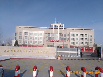 新疆克拉瑪依消防大隊(duì)籃球館運(yùn)動(dòng)木地板施工案例