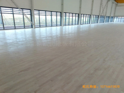 武漢青山區(qū)江灘體育館體育地板鋪裝案例