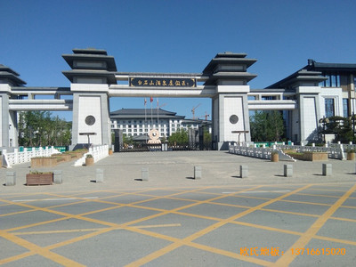 河北華中溫泉假日酒店籃球館運(yùn)動(dòng)地板鋪設(shè)案例