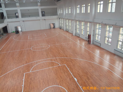 濟南中區(qū)十三中學(xué)籃球館運動地板鋪裝案例