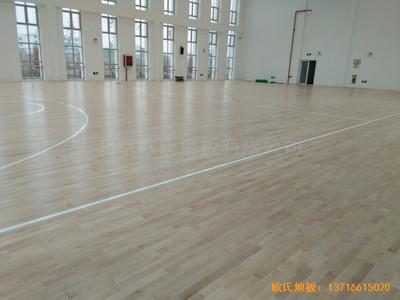 浙江溫嶺石橋頭中心小學(xué)籃球館運(yùn)動木地板鋪裝案例
