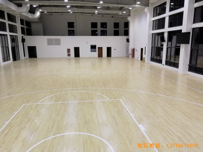 浙江舟山市舟山電廠籃球館體育木地板施工案例