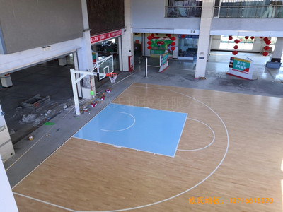 福建龍巖羅龍西路269號(hào)籃球館體育木地板安裝案例