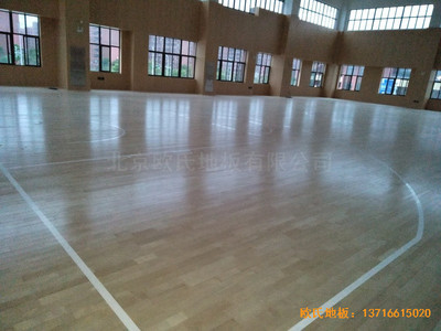 上海松江區(qū)佘北學(xué)校運(yùn)動(dòng)館運(yùn)動(dòng)木地板安裝案例