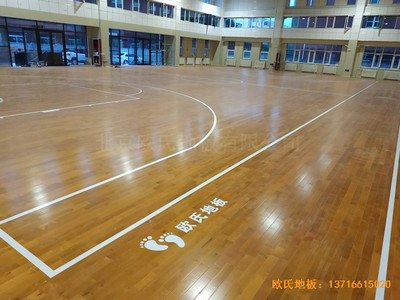 寧夏銀川試驗(yàn)中學(xué)籃球館運(yùn)動(dòng)木地板鋪裝案例
