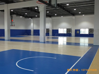 上海虹梅南路2599鑫空藍(lán)球館體育木地板鋪設(shè)案例