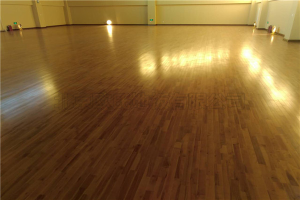 北京海淀分局靜物訓(xùn)練用體育館運動木地板鋪設(shè)工程