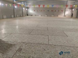 學(xué)校籃球館木地板用哪種好